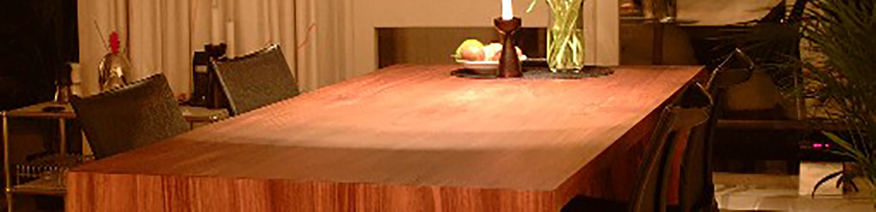 Nussbaumtisch